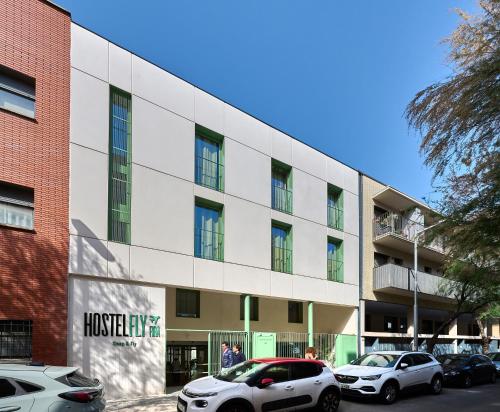 Hostelfly Fira Barcelona in ออสปิตาเล็ต เดอ โลเบรอกัต