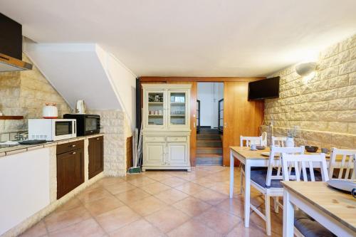 7 Archi rooms in Como - image 5