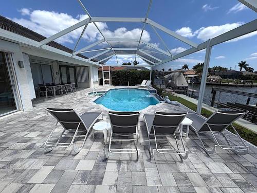 Central pool/spa home with direct access to the Gulf 1001 - image 2