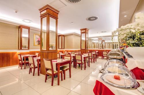 Restaurant, Augusta Lucilla Palace Hotel in Termini Central Station