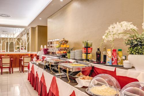 Restaurant, Augusta Lucilla Palace Hotel in Rome