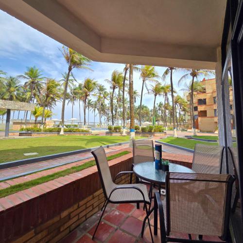 Balcony/terrace, Tucacas, Frente al Mar, Terraza, Piscina y Playa Privada in Boca de Aroa