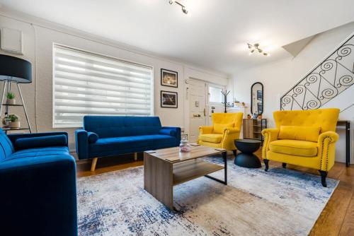 Stylish Three-Bedroom Home Near ExCeL London with Free Parking gîte à louer excel