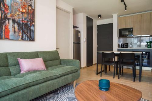 Chic Providencia Apt 2BR 2BA Sleeps 5
