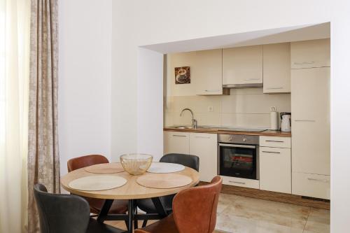 Bay View Apartment 2