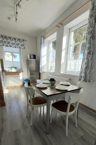 Apartmány LENKA (Apartmany LENKA) in Mikulasovice