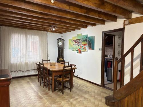Koplietošanas atpūtas telpa ar TV, Carpfollies in Saint-Martin-le-Mault