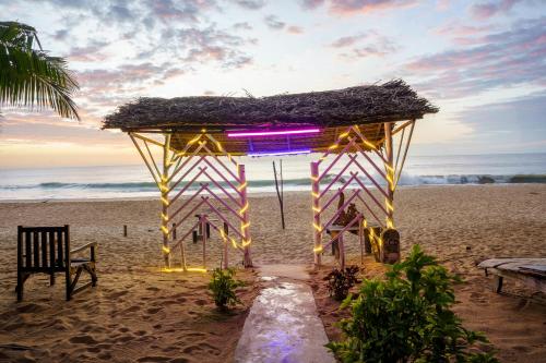 Tsunami beach hotel arugambay in อ่าวอารูกัม