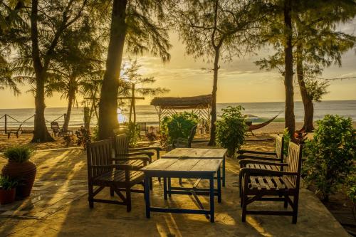 Tsunami beach hotel arugambay in อ่าวอารูกัม