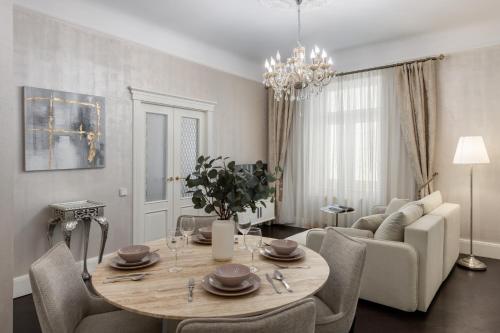 Old Town Luxe | Boutique 2BR apartment, Riga (fotografie 7)