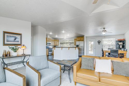 Secluded Boulder House - Next to National Forests! in Boldera (UT)