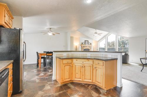 Secluded Boulder House - Next to National Forests! in Boldera (UT)
