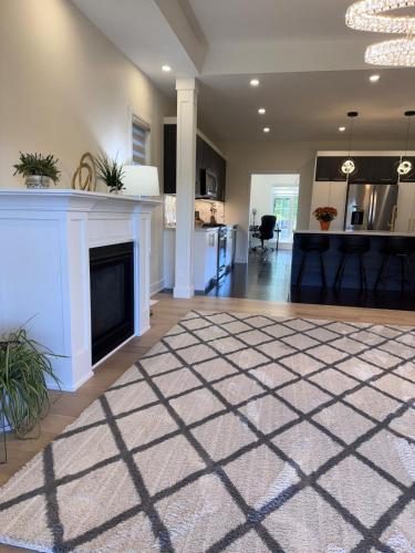 Cozy Lakefront House Retreat For Families&Friends in Georgina (ON)