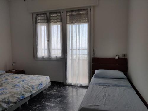Cozy accommodation with sea view terrace - image 3