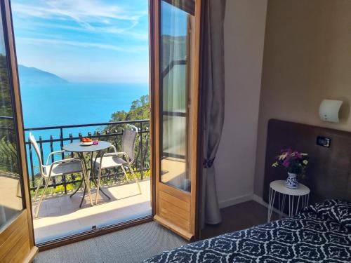 Albergo Suisse Bellevue - image 42