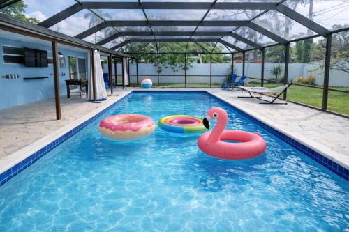 3BR Home with Pool & Pet, Sleeps 8, Near Hard Rock – khách sạn tại Pembroke Pines