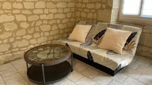 Nature getaway cozy, quiet house with garden in Thizay
