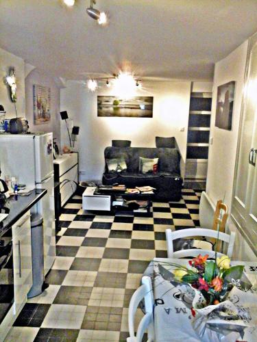 Gîte 40 m2 pour 2 à 4 personnes - Location saisonnière - Vals-les-Bains