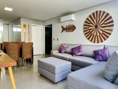 F1- Apto Beira Mar - 2 Suítes e sala c/ar cond 1 Garagem (Em 6X) – khách sạn tại Praia do Tombo