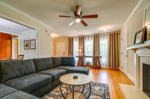 1 Mi to Dtwn Cary: Family Home w/ Spacious Yard in Cary Belváros