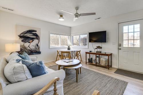 Walkable 3-Unit Escape Near Elk Lake & Bay Access! in Elkrapidsa (MI)
