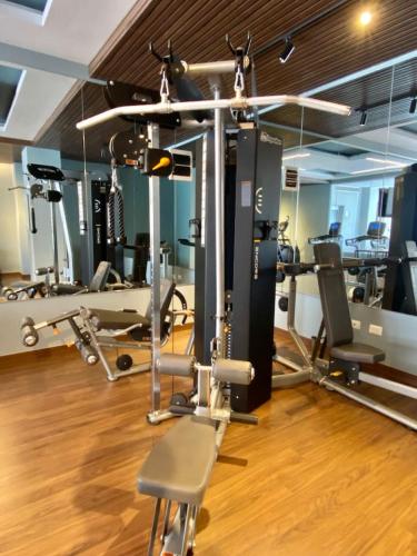 Modern 2 Bedroom Condo with Pool gym Wi-Fi. - image 4