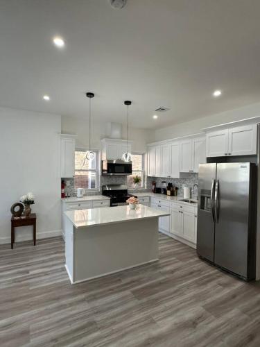 Beautiful Room Near New York in West New York