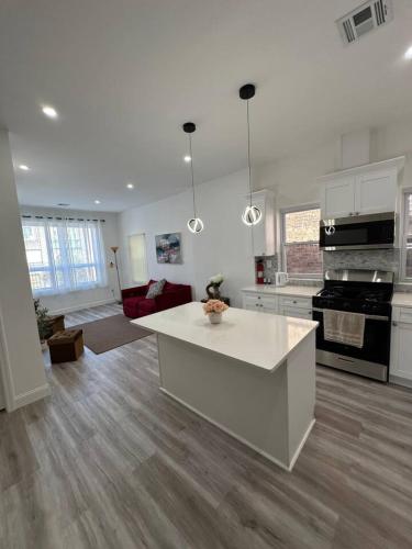 Beautiful Room Near New York in West New York
