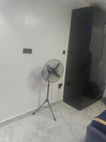 A beautiful studio apartment - image 2