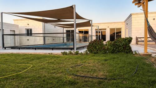 مزرعة قولدن دونز - golden dunes farm in Al Ain