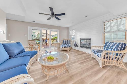 Istaba viesiem, Waterfront Manor Wow Private Dock & Decks in Avalona (NJ)