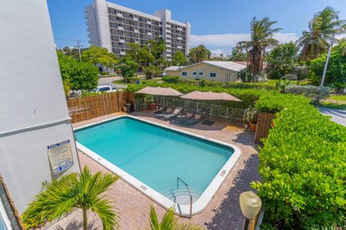 Bayview Regency Apartments By Lowkl, Fort Lauderdale