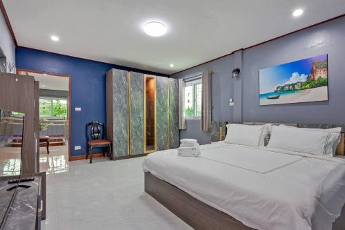 Large Spacious 3BR House at BTS ON NUT - image 14