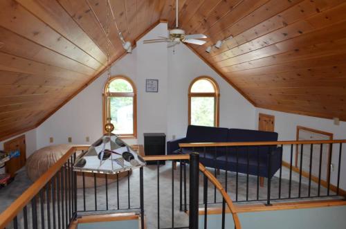 Shimmering Cove Retreat - image 12