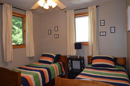 Shimmering Cove Retreat - image 7