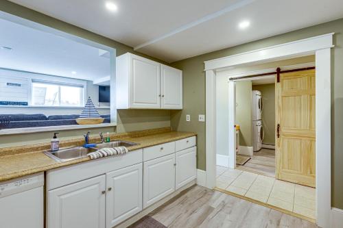Beachfront Bliss on Newfound Lake! Bristol Condo in Bristol (NH)