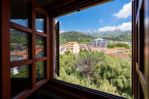 Вид, Hotel Dubrava in Будва