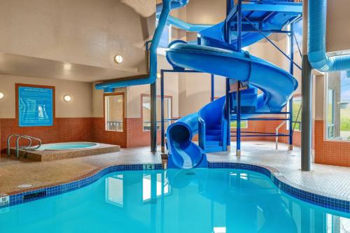Плувен басейн, Prairie Crest Red Deer by IHG in Red Deer (AB)