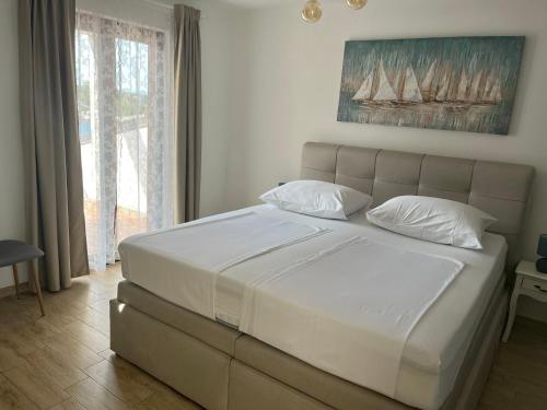 Roso Seafront House in Zastražišće