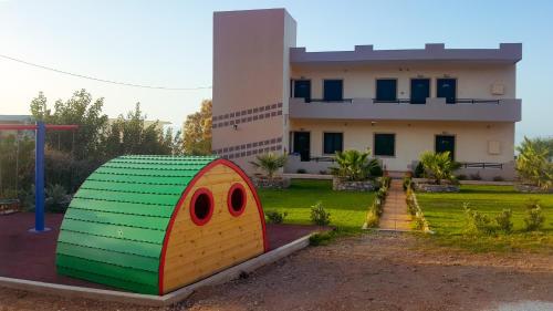 Kritamos Beach Apartments - image 3