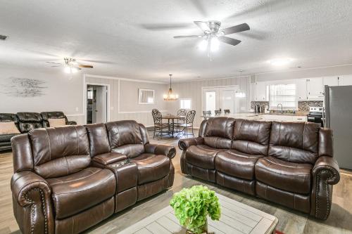 . 2 Mi to Dtwn Vidalia! Pet-Friendly Retreat w/ Yard