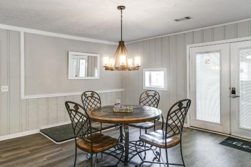 2 Mi to Dtwn Vidalia! Pet-Friendly Retreat w/ Yard in فداليا