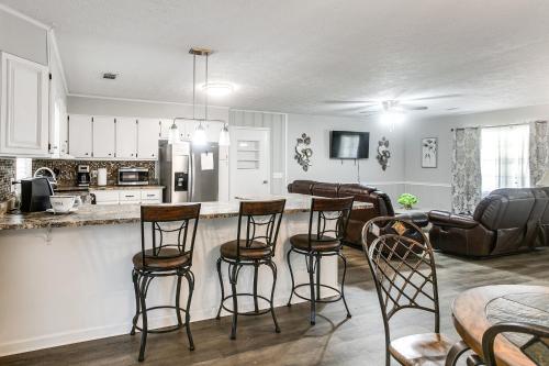 2 Mi to Dtwn Vidalia! Pet-Friendly Retreat w/ Yard in فداليا