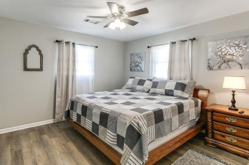 2 Mi to Dtwn Vidalia! Pet-Friendly Retreat w/ Yard in فداليا