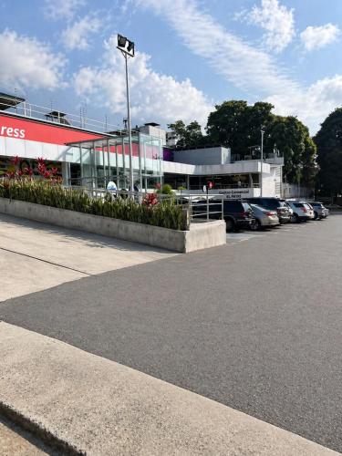 Hermoso y Centrico Apto en Los Palos Grandes in Santa Eduvigis
