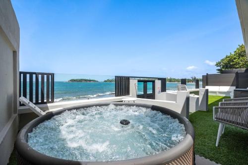 Balandras Beach Stays House 4 Beachfront w Hot Tubs in ベガ アルタ