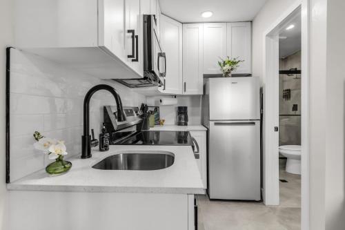 Bayview Apartments By Lowkl in Fort Lauderdale, USA