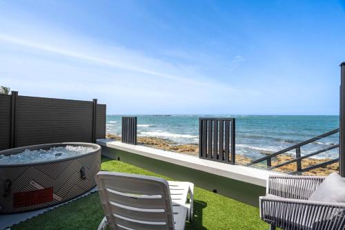 Balandras Beach Stays House 4 Beachfront w Hot Tubs in ベガ アルタ