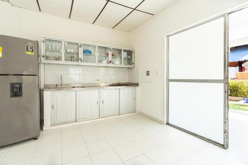 2 bedrooms, 9 beds