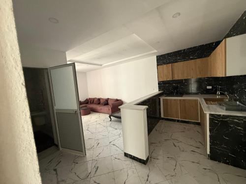 virtuve, Studio meublé S1 Salon Cuisine, SDB et 1 chambre lit double (Studio meuble S1 Salon Cuisine, SDB et 1 chambre lit double) in Korba